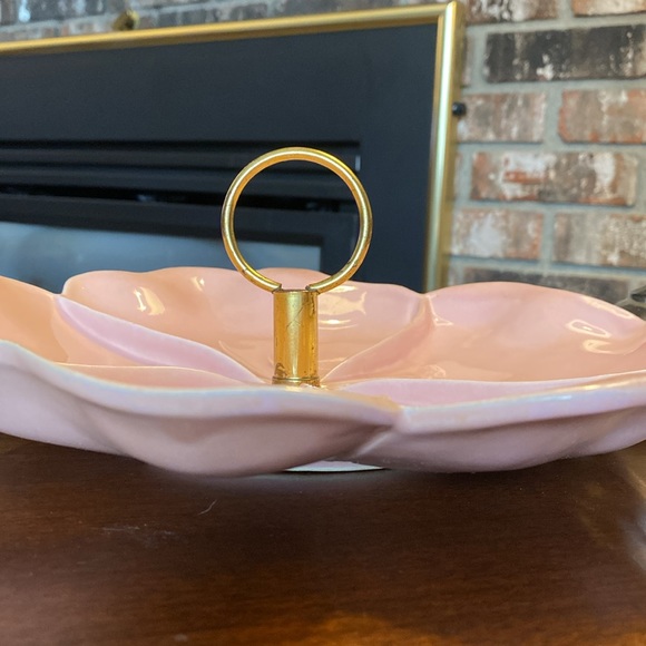 VINTAGE pink floral ceramic serving dish with brass ring handle. Made in USA. - Picture 7 of 11